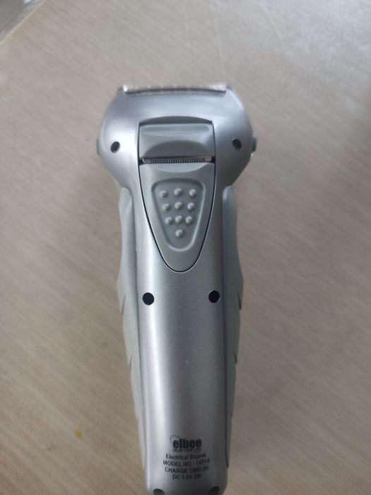 Электробритва ELBEE