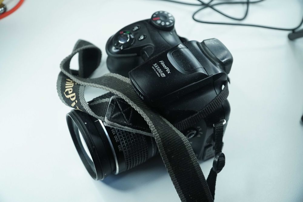 Fujifilm Finepix S6500fd + torba