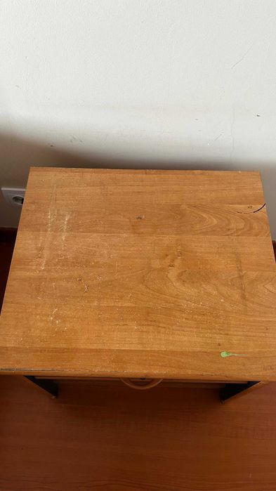 Mesa de Cabeceira com Gaveta – Madeira