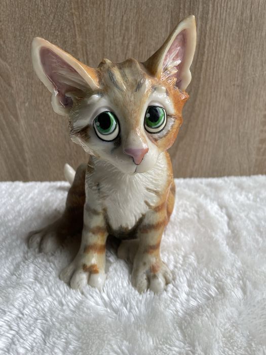 figurka rudego kota