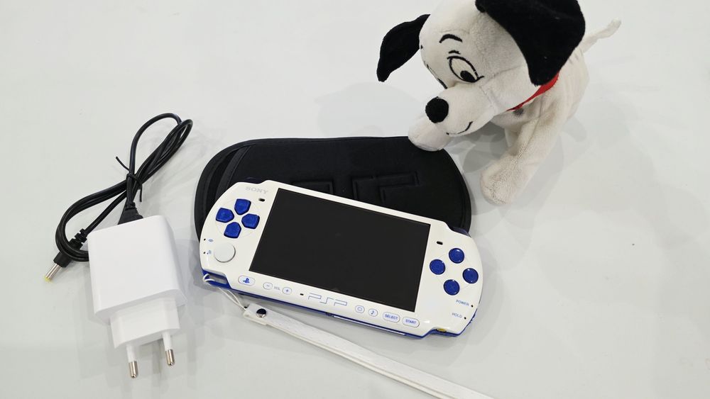 Sony PSP-3000  64гиг 136игр+ чехол!