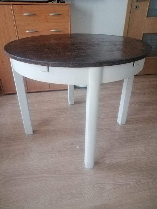 Stół okrągły rozkladany