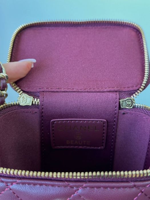 Сумка Chanel Classic Burgundy Lambskin Pearl Crush Mini Vanity Case