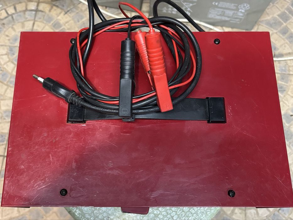 Carregador de baterias/modelo Einhell CC-BC 15 / CE-BC 15 (15 A)