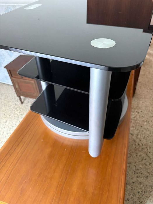 Mesa para televisão.64284157846401123