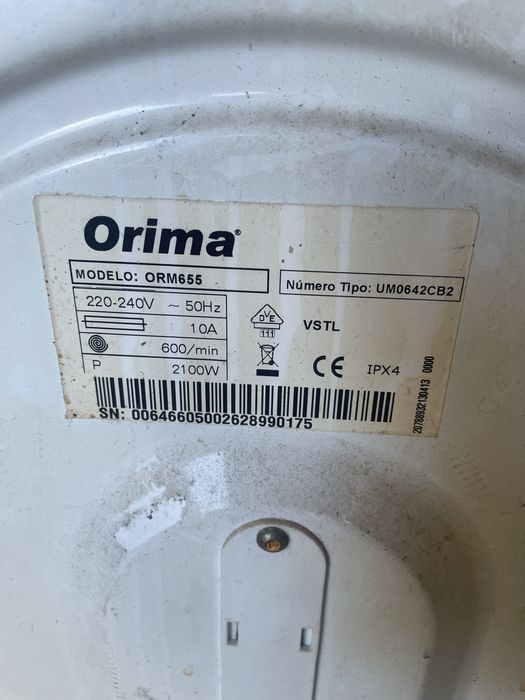 Maquina lavar roupa a funcionar