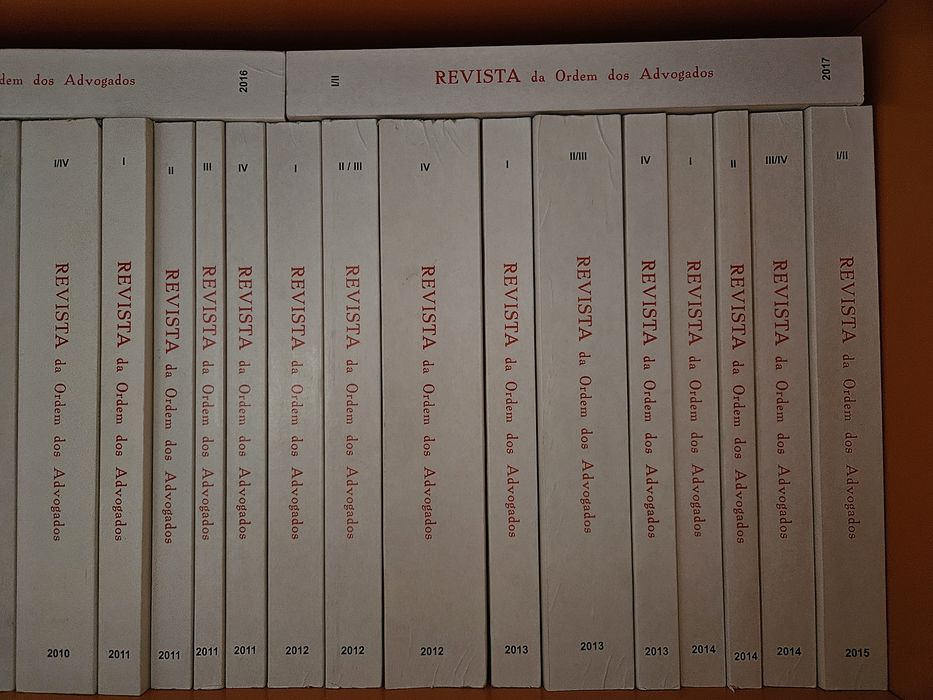 Revistas da Ordem dos Advogados de 2006 a 2017, 28 exemplares.