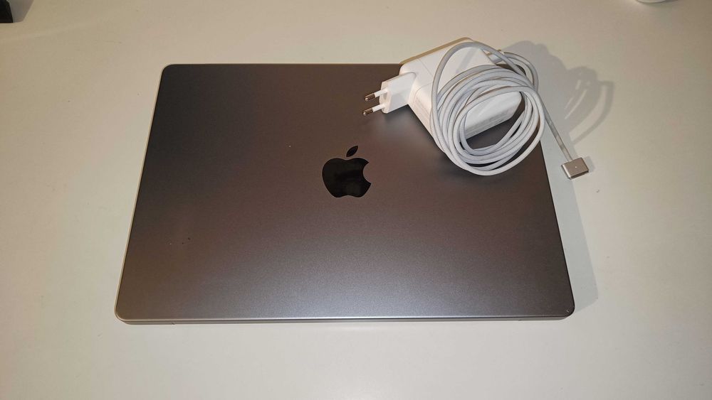 MacBook Pro M1 14 cali 2022 rok / 16 GB / 512 GB / 86% baterii