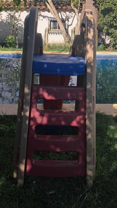 Escorrega para piscina ou jardim