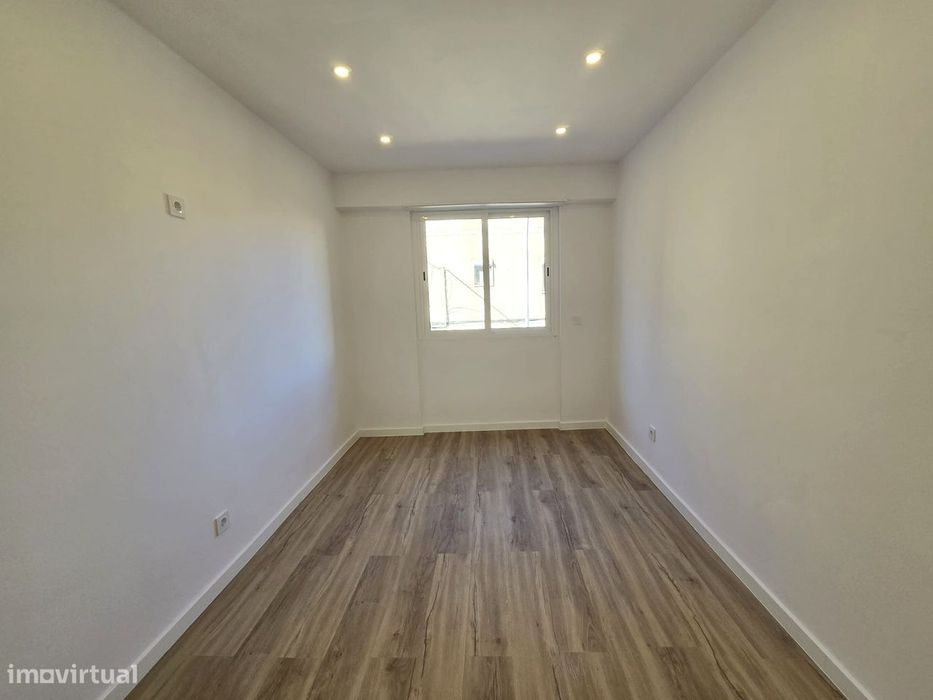 Apartamento Totalmente Remodelado T2 - Amadora