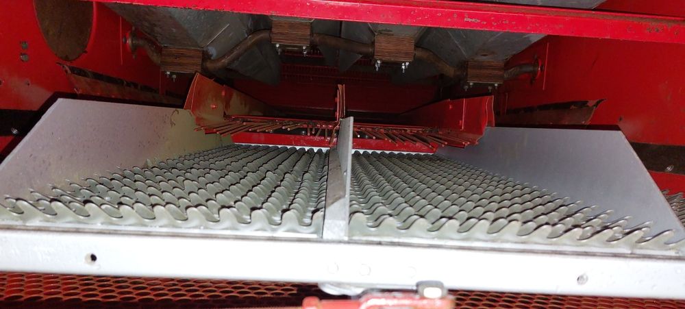 Зернозбиральний комбайн Massey Ferguson 440 3.м