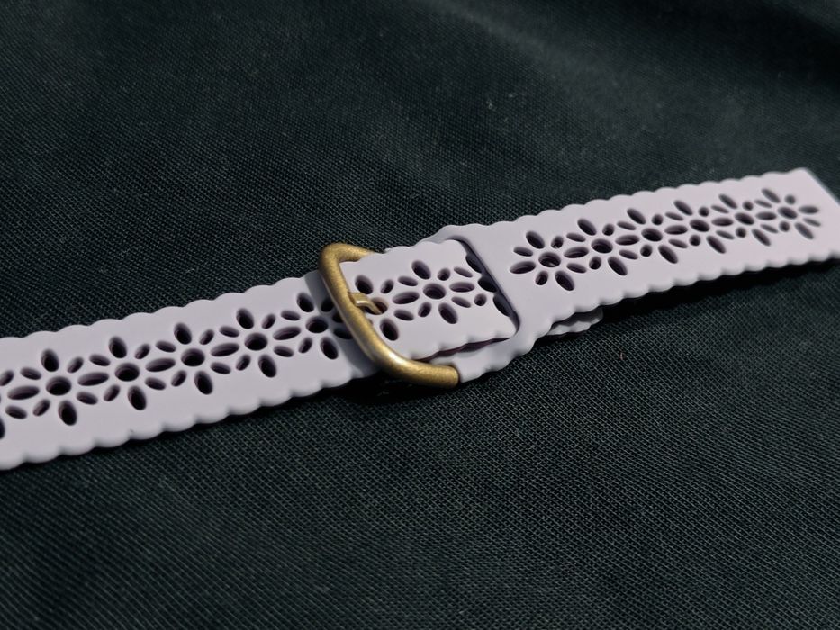 Prześliczna delikatna silikonowa opaska. Rozmiar 20mm