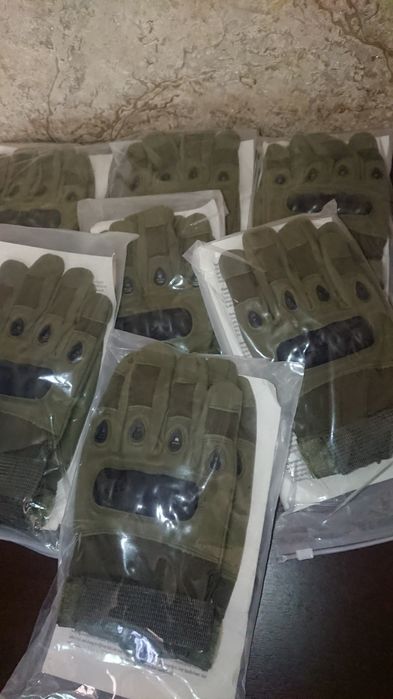 Тактичні рукавиці,сумки.