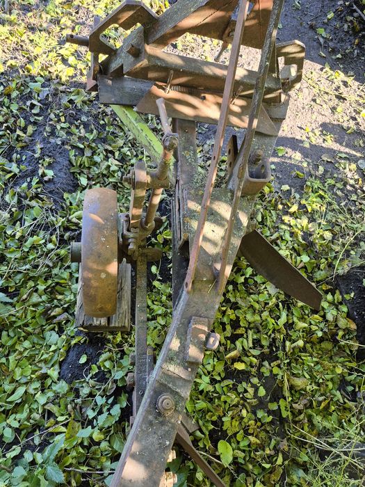 Плуг навісний ПЛН-2,35.