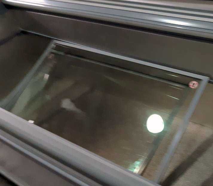 Стекло на морозильный ларь AHT Mioami 250. На камеру бонету АНТ 75