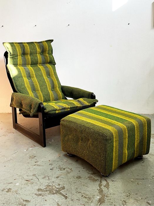 Poltrona com repousa pés midcentury