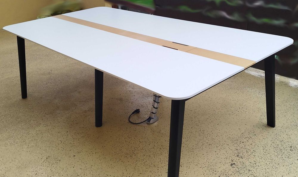 Stół biurowy konferencyjny