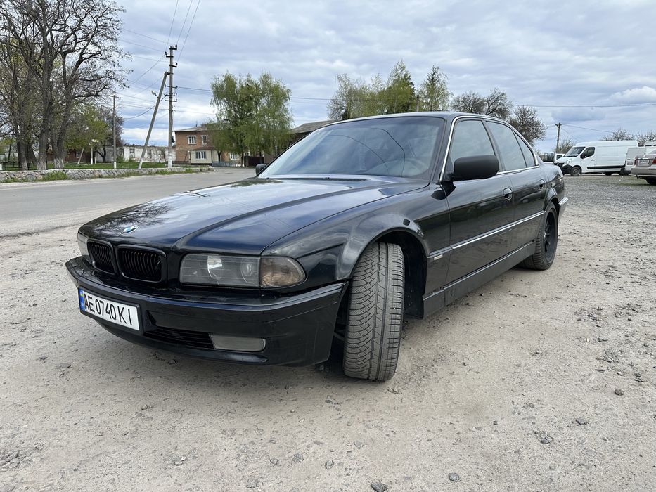 Продам БМВ 740 авто в ідеальному стани