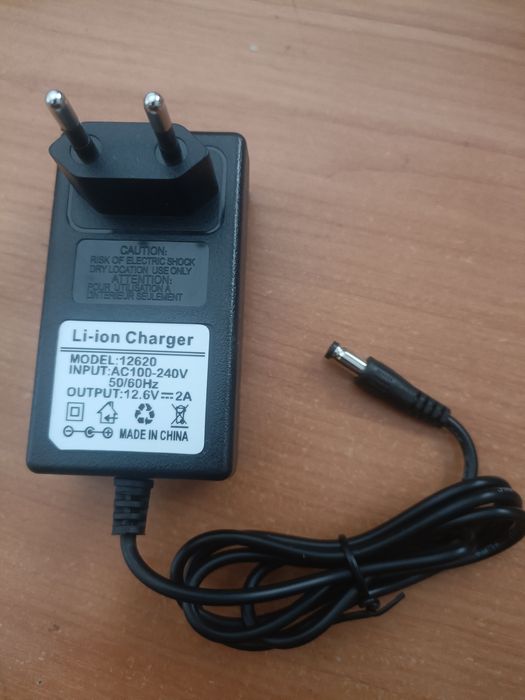 Зарядное устройство для аккумуляторов Li-ion