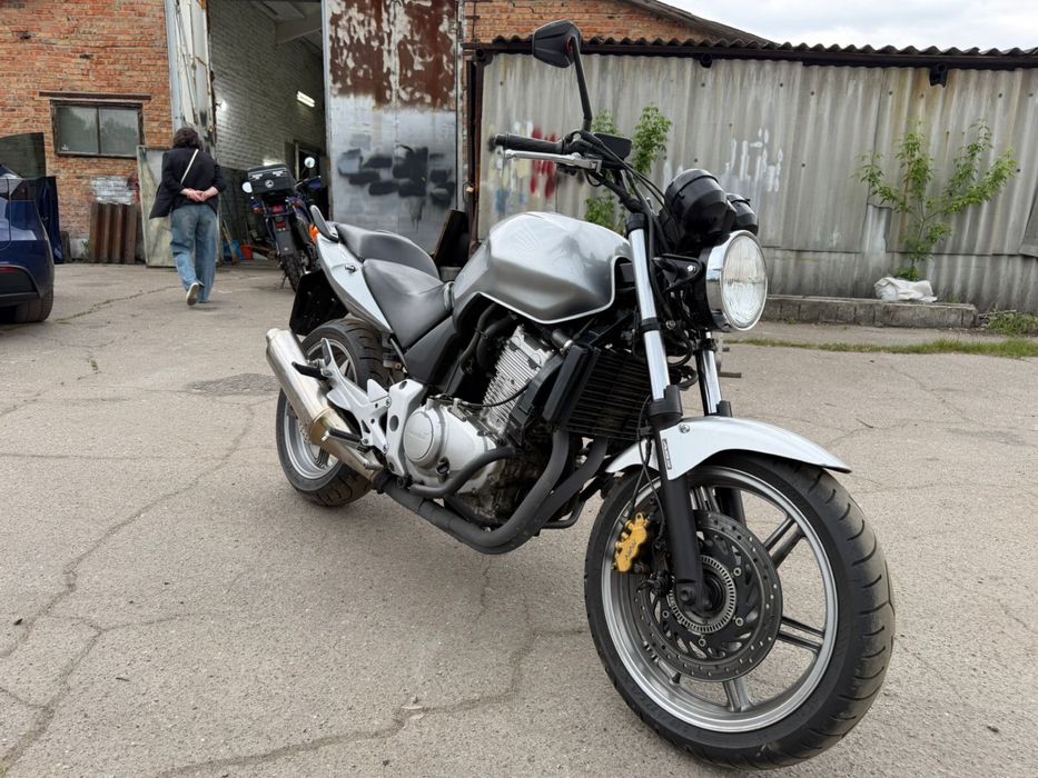 Продам мотоцикл HONDA CBF500