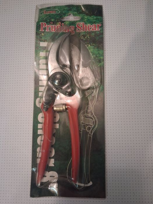 Секатор садовый с запасным ножом