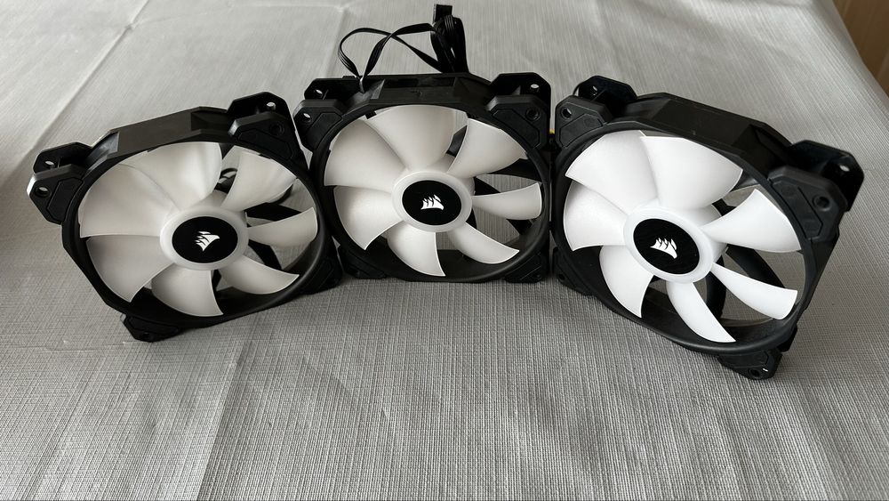 3 Ventoinhas Corsair SP120 RGB Elite Performance
