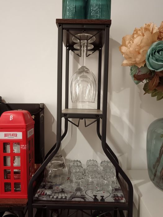 Garrafeira Resistente