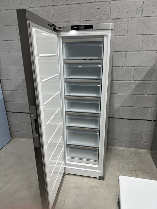 Виставка!Морозильна камера Miele FNS 4882