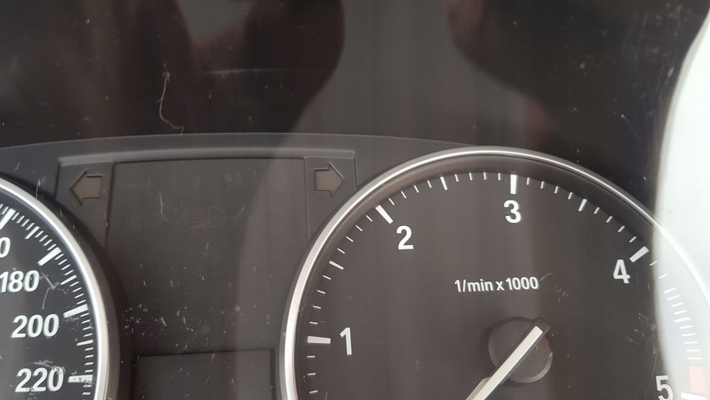 BMW E90 E91 2.0D Licznik Zegar