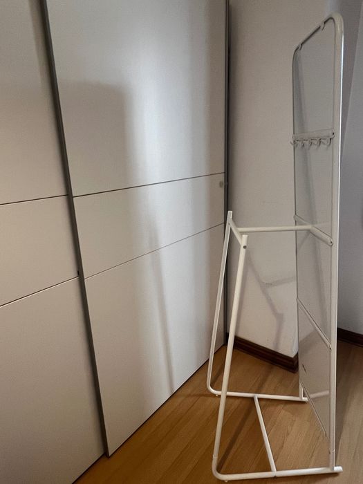 Espelho de chão -  IKEA- KNAPPER