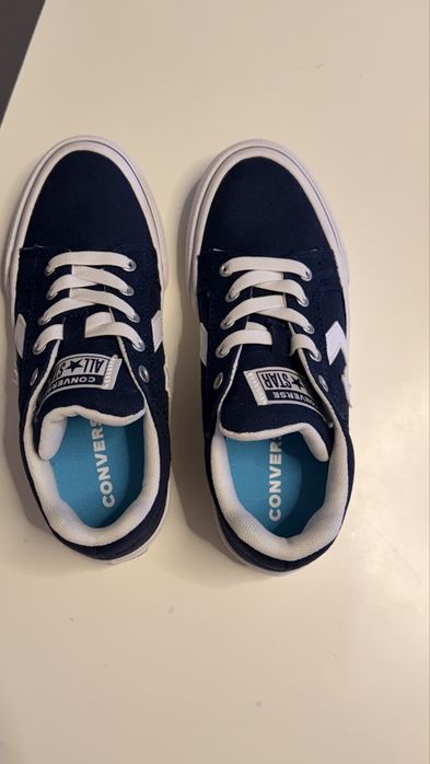Vendo tênis  All Star novos