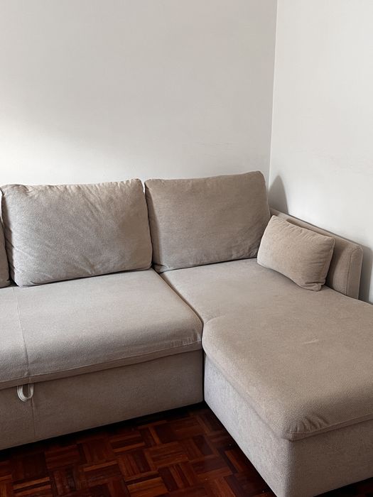 Sofá-cama com chaise longue