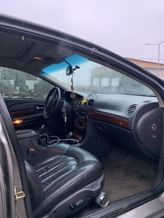 Крайслер 300м продам