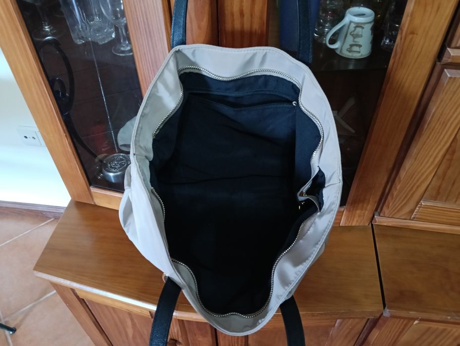 Mala com bastante espaço