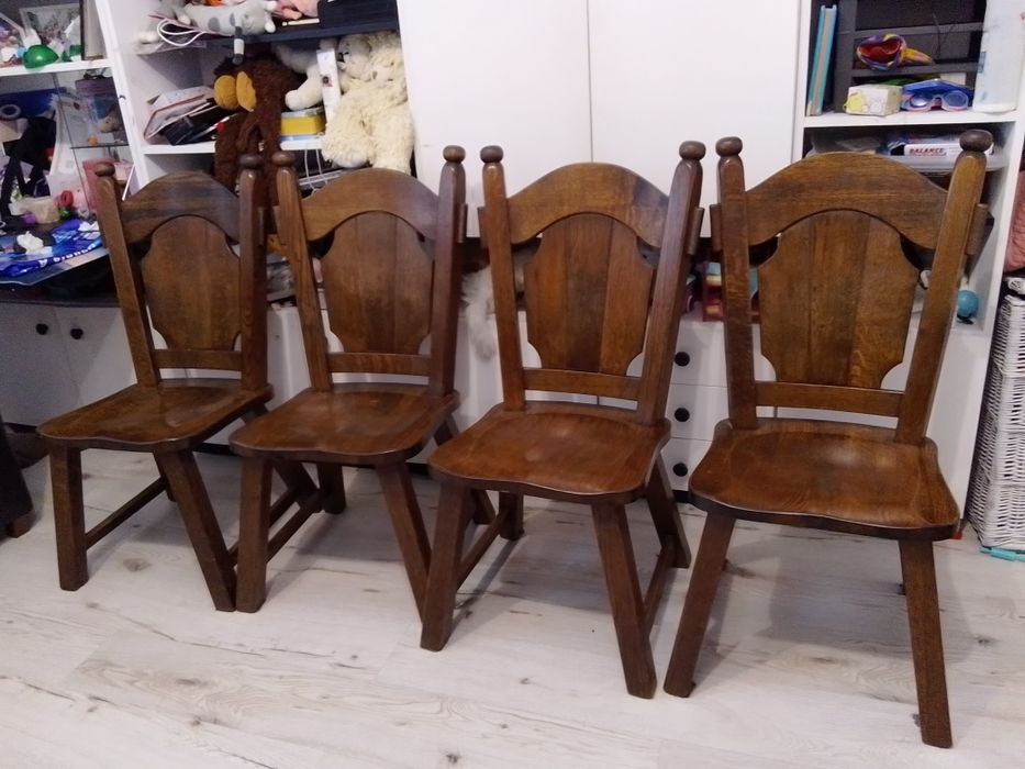 Krzesło z dębu bardzo wygodny