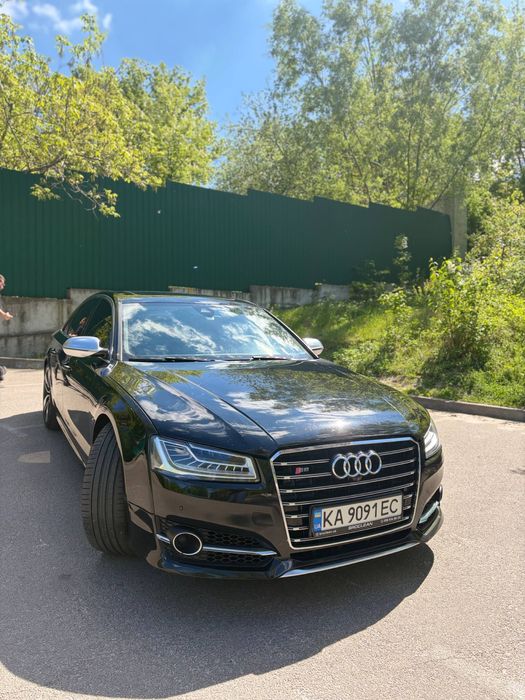 Audi S8 2013 (одягнена в рестайлінг)