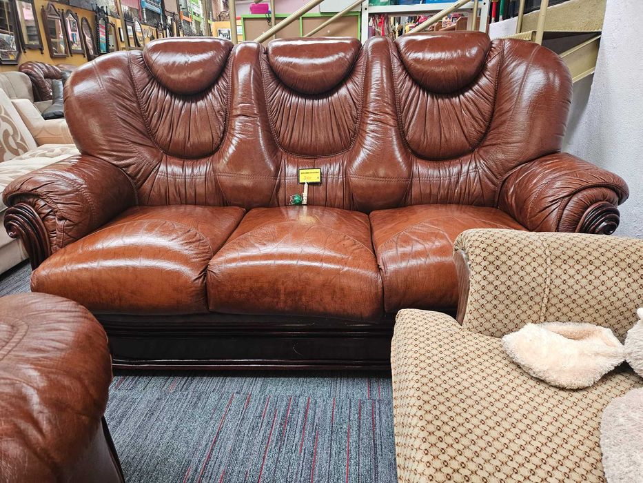 Sofá cama em pele - óptimo estado geral