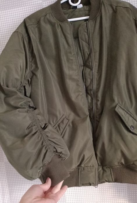 Бомбер куртка H&M