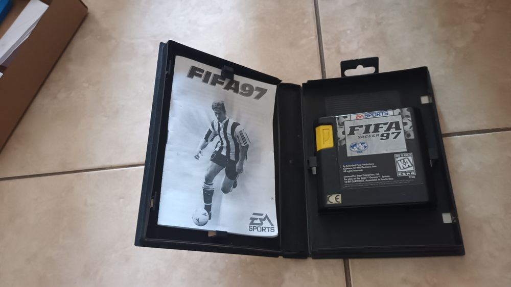 Jogo Fifa 97 igual a novo