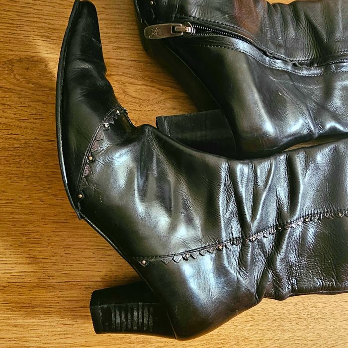 Botas em Pele de Cano Alto