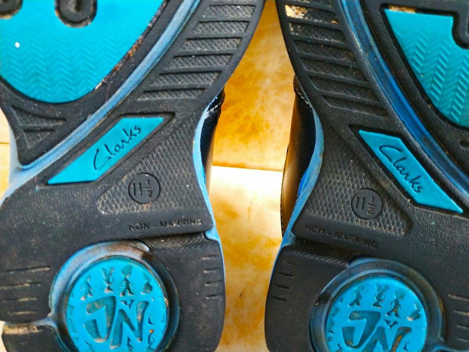 Детские кроссовки Clarks с мигалками