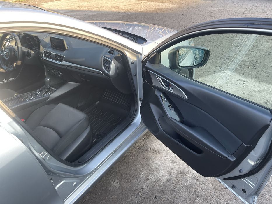 Mazda 3 2018 • 2.0 • Автомат • USA