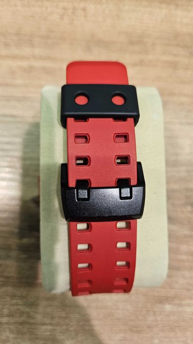 Casio G-Shock Czerwony GA-700-4AER idealny!