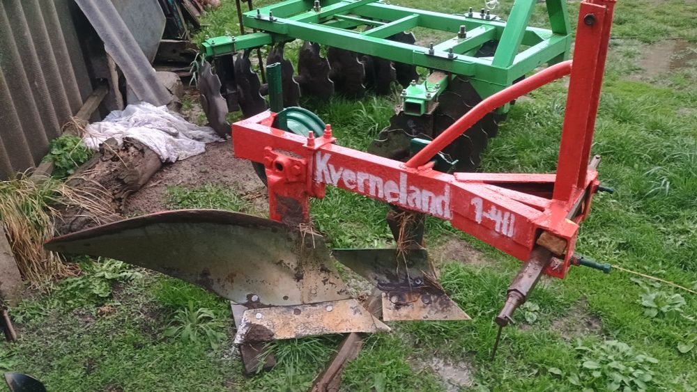 Саморобний плуг Kverneland 1-40