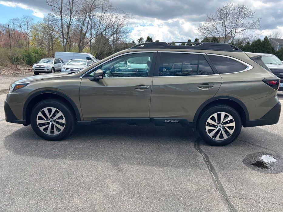 Subaru Outback Premium      2021