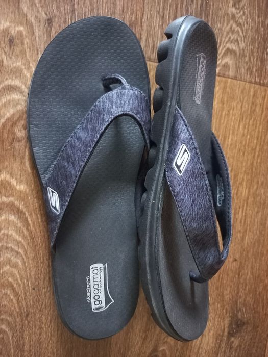 Новые вьетнамки  шлепки Skechers 42 размер