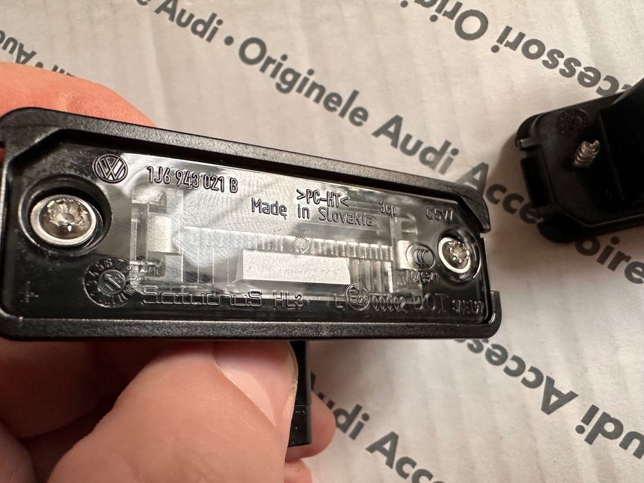 1J6943021B Плафон підсвітки номера VW Golf4 Polo Bora Beetle Lupo Fox