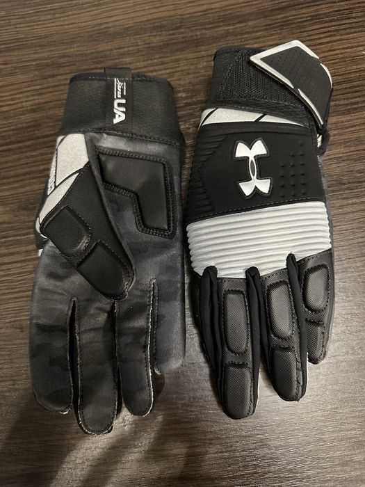 Продам перчатки under armour для американського футболу
