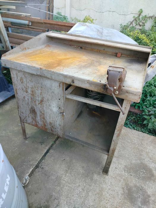 Stół warsztatowy metalowy 106x76