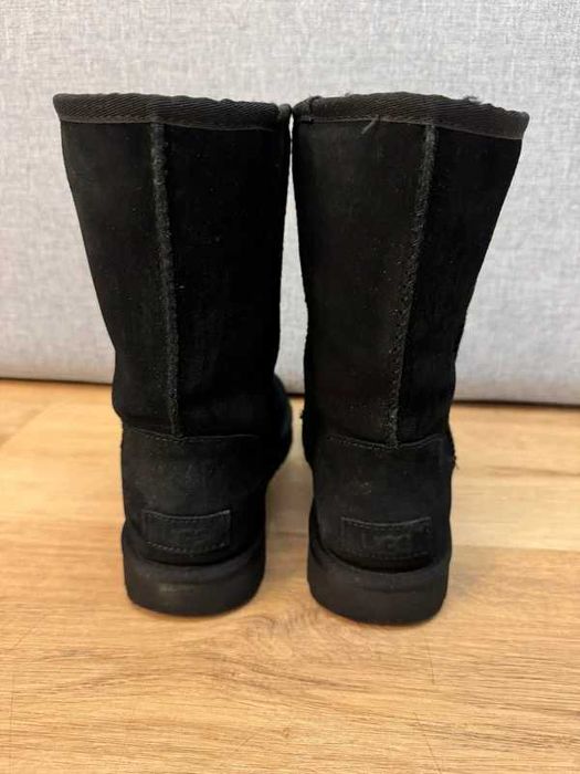 UGG Classic Short Ugg Rubber Logo 39 śniegowce damskie botki zimowe